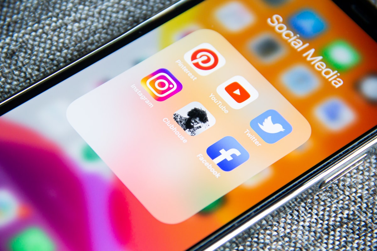 sosyal medya pazarlama stratejisi akıllı telefon kullanımı